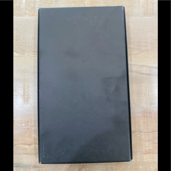 Gucci Blind for Love GG MONOGRAM bumblebee Bee IPhone case cover - Picture 12 of 12